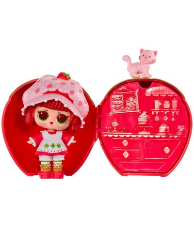 Ігровий набір з лялькою «L.O.L. SURPRISE! Loves Strawberry Shortcake. Шарлота Суниця та друзі» 9 см, в асортименті, у кулі 9х9х10 см