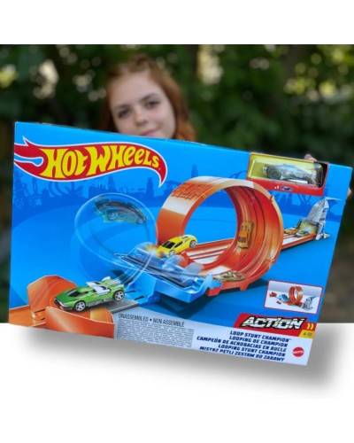 Ігровий набір «Чемпіон із трюків у петлі» з машинкою, у коробці 38х8х25 см, Hot Wheels