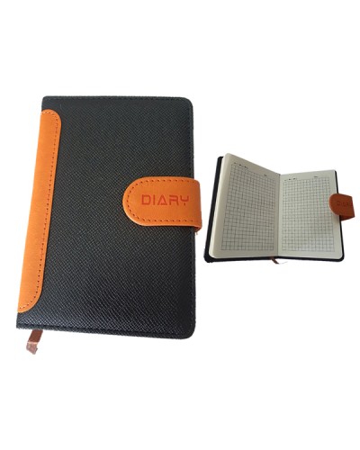 Блокнот А6 на 140 аркушів у клітинку з обкладинкою зі шкірзаму, на кнопці, TM Leader