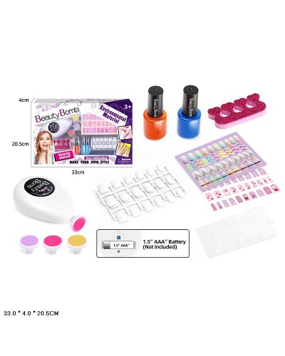 Набір для манікюру: лаки, накладні нігті, прилад для стемпінгу, пилочка, на батарейці, у коробці 33х4х20 см