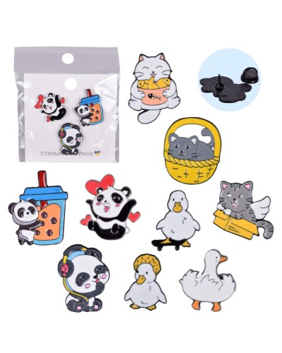 Набір прикрас для одягу зі значків-пінів, в асортименті, на планшетці 8х8 см