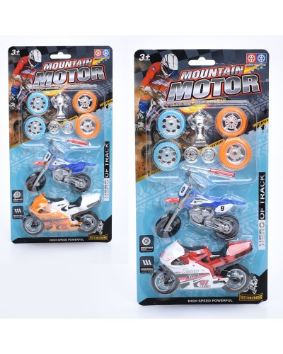 Мотоцикли зі змінними колесами та кубком: 2 моделі по 13 см, в асортименті, на планшетці 17х33х4 см