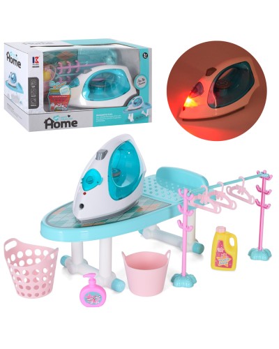Набір побутової техніки: праска 23 см з паром, світлом та звуком, дошка для прасування, кошик та інші аксесуари, на батарейці, у коробці 39х32х17 см