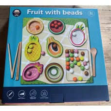 Ігровий набір «Соковиті фрукти»: намистини, фрукти, палички, ложечка, у коробці 31,5х31,5х3,3 см