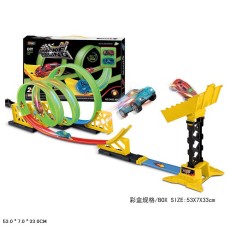 Трек зі світлом та 2 машинки по 7 см, на батарейці, у коробці 53х7х33 см