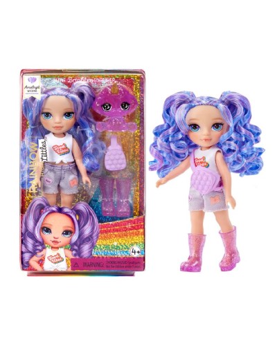 Ігровий набір з лялькою RAINBOW HIGH серії «Littles. Аметист»: лялька 15 см з аксесуарами та улюбленцем, у коробці 12х19х5 см