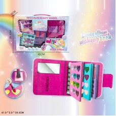 Дитяча косметика: тіні для повік, пудра та аксесуари, у коробці 41х5х28 см