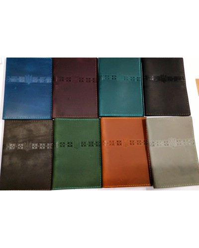 Обкладинка на паспорт «Герб малий» 95х135 мм зі шкіри, в асортименті