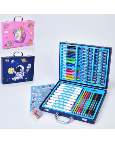 Набір для творчості з 92 предметів: олівці, 22 фломастери, наліпки, крейда, розмальовки, скріпки, в асортименті, у валізі 30,5х23,5х5 см